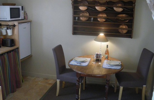 Monteaux Cabaña | Acogedora casa con jardín, cerca de los Castillos del Loira, admite mascotas, WiFi, terraza y parking
