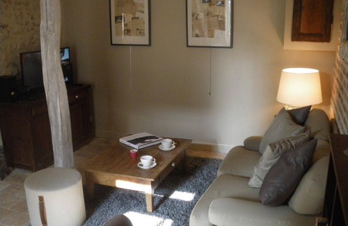 Monteaux Cabaña | Acogedora casa con jardín, cerca de los Castillos del Loira, admite mascotas, WiFi, terraza y parking