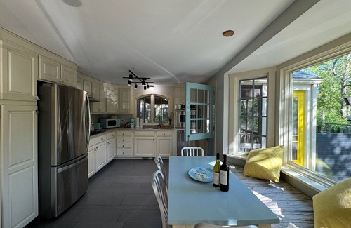 Vineyard Haven Cabaña | Charming Cottage with Garden, Screened Porch, Outdoor Shower - Walk to Downtown!