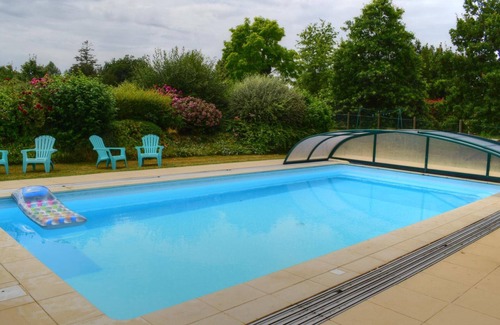Danze Cabaña | Casa rural con piscina climatizada, chimenea y amplio jardín