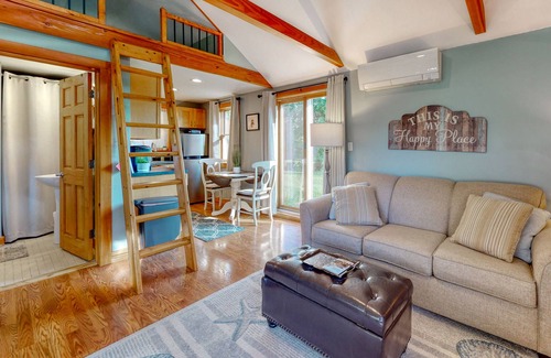 Kennebunk Cabaña | Cottage encantador con una cocina totalmente equipada y transmisión de Netflix.