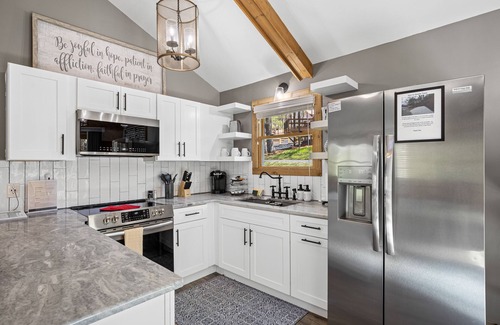 Blairsville Cabaña | Charming cottages with serene mountain views w/firepit