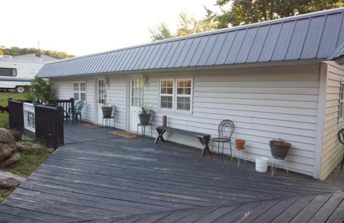 Eureka Springs Casa | Charming Country 1Bd 1Ba Cabin near Eureka Springs, Beaver Lake and White River
