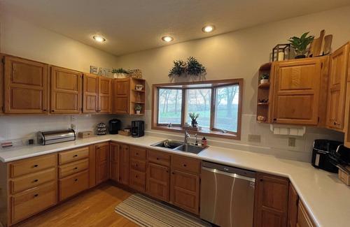 Clinton Casa | Charming country 4 bed/2 bath house in Clinton, near golf & casino. Wifi, A/C