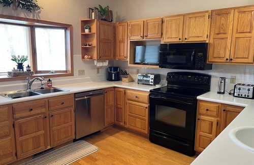 Clinton Casa | Charming country 4 bed/2 bath house in Clinton, near golf & casino. Wifi, A/C