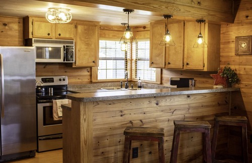Fayetteville Cabina | Charming Country Cabin in Quaint Texas Town