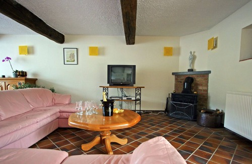 Sevry Cabaña | Charming Country Cottage in Winenne with Garden