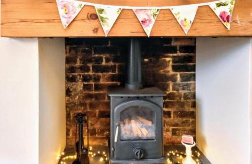Alnwick Casa | Charming country cottage at a Victorian Station