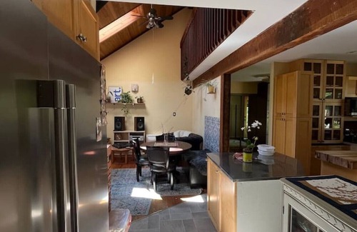 Juan de Fuca Electoral Area Casa | Charming Country Home Nestled in the Woodlands