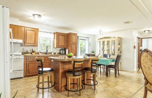 Clewiston Casa | cozy farmhouse con amplio espacio para barcos pet friendly