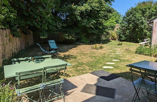 Audeville Cabaña | Casa rural tranquila con jardín privado, ideal entre París y Orleans. 4 hab, 2 baños, admite mascotas
