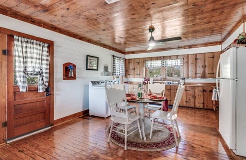 Sunset Casa | Charming Country Retreat