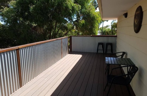 Falcon Apartamento | Charming country style 1st floor apartment with views to the ocean from the deck