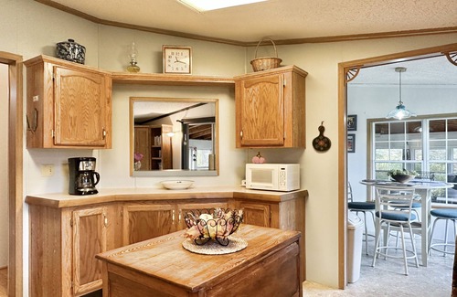Central Bridge Casa | Charming Country Cottage