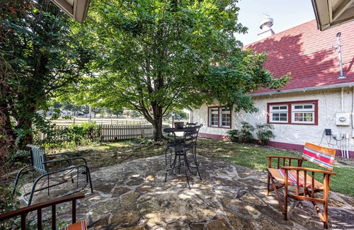 Independence Cabaña | Charming Countryside Cottage