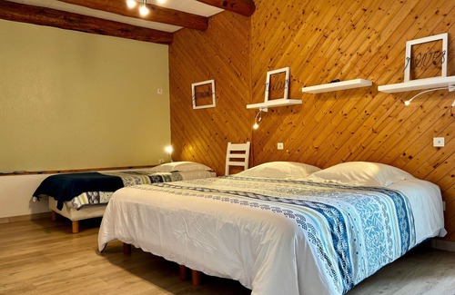 Seneujols Cama Y Desayuno | Encantadora casa rural cerca del Puy-en-Velay, ideal para explorar la naturaleza