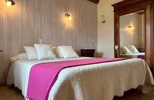 Seneujols Cama Y Desayuno | Encantadora casa rural cerca del Puy-en-Velay, ideal para explorar la naturaleza