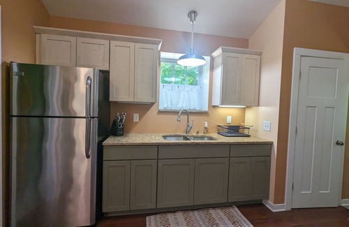 Shelby Cabaña | Charming Couple's Cottage close to Lake Michigan, Silver lake, and Stoney Lake