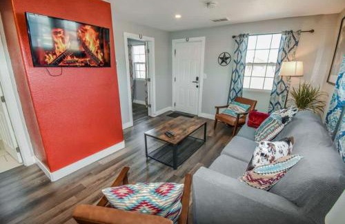 Berkley Casa | Charming Cowboy Bunkhouse in Denver