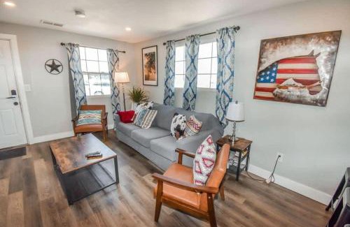 Berkley Casa | Charming Cowboy Bunkhouse in Denver