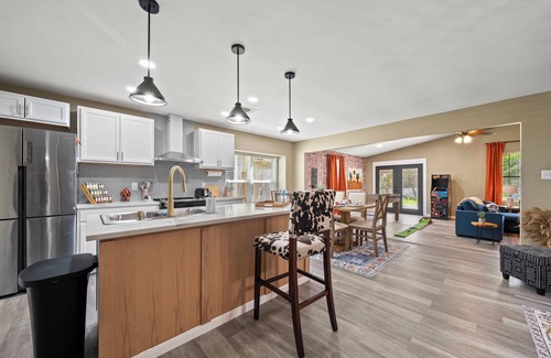 Heritage Casa | Charming Cowboy-themed Home - Arcade Games - 3mi to Seaworld - 6mi to AFB -