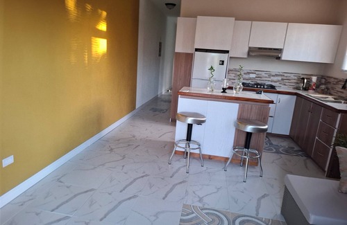 West Coast Apartamento | Charming cozy 1-bedroom apartment in fabulous Cottage St. George with WiFi, AC