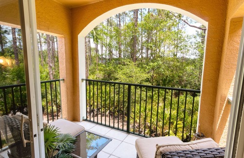 Naples Condominio | Charming & cozy 1 bedroom, 1 bathroom condo with preserve