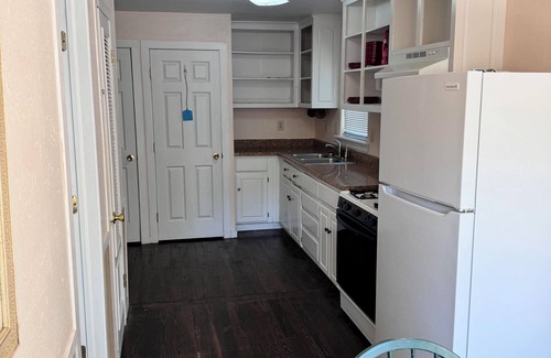 Tahlequah Casa | Charming Cozy 2-bedroom Riverside Home in fabulous Tahlequah with AC, WiFi