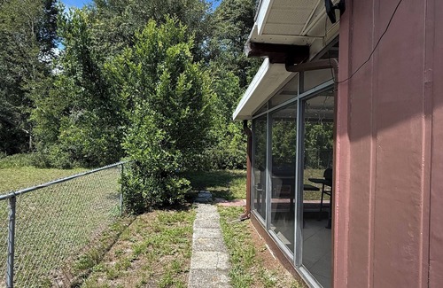 Ocala Villa | Charming & Cozy Bedroom with Bathroom. Private Entry. Fully Equipped!