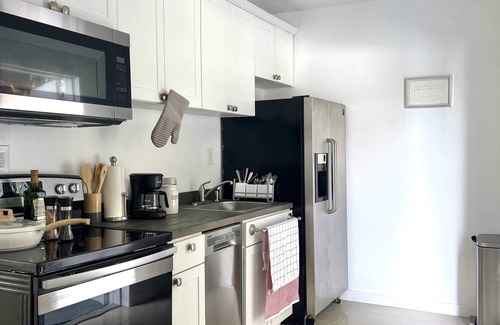 Lauderdale Beach Cabaña | Charming & Cozy Cottage 2 min walk 2 the Beach