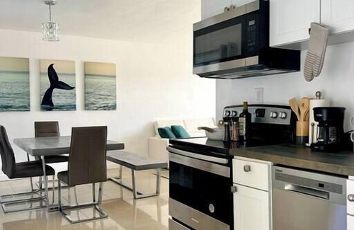 Lauderdale Beach Cabaña | Charming & Cozy Cottage 2 min walk 2 the Beach
