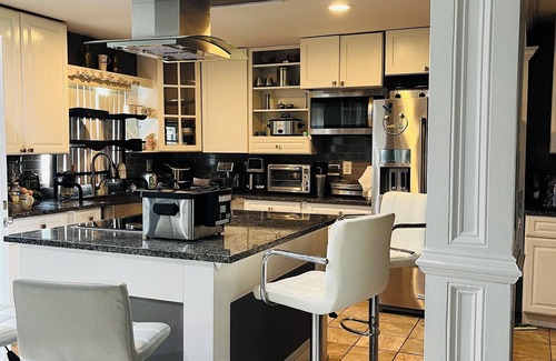 La Plata Casa | Charming, Cozy Chimney Suite Studio DC Area