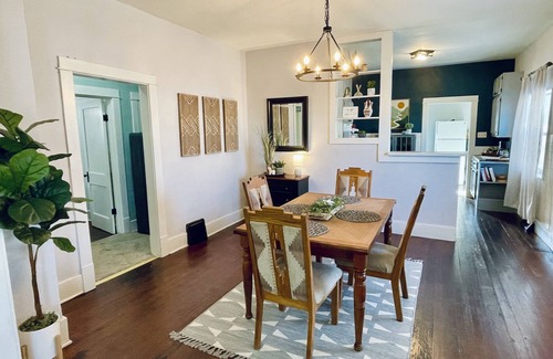 Trinidad Casa | Charming & Cozy Craftsman: AC/Heat + Pets Free!