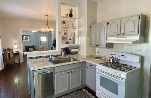 Trinidad Casa | Charming & Cozy Craftsman: AC/Heat + Pets Free!