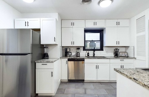 Fort Worth Casa | Charming & Cozy Fort Worth Home w/ Yard, Near Downtown & Stockyards