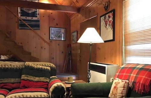 Mi-Wuk Village Cabina | Charming & Cozy Mi Wuk Cabin