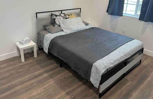 Woodland Hills Casa | Charming Cozy Newly Built Unit