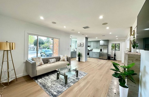 Reseda Casa | Charming & Cozy, Newly Renovated Home W/ Large Backyard!