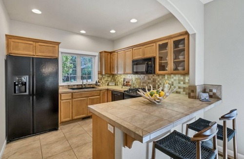 Southern Crossing Casa | Charming Craftsman short walk Old Mill river path
