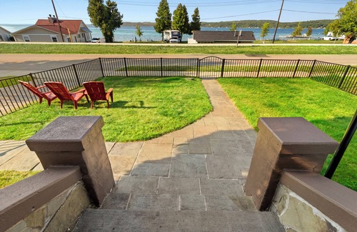 Lake Township Cabaña | Charming Crystal Lake Cottage, Walk to Beach and Town, Ski Crystal Mountain