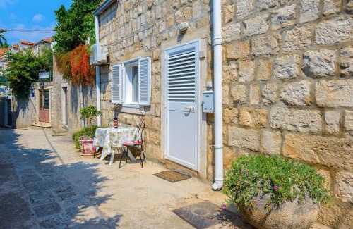 Cavtat Apartamento | Charming Dalmatian 2-Bedroom cottage in the heart of Old Town Cavtat