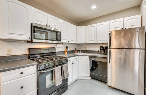 Oakhurst Apartamento | Charming Decatur Oakhurst Bungalow w/ Patio!