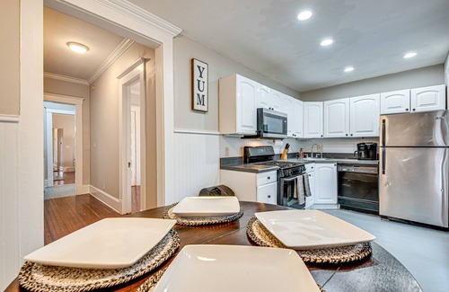 Oakhurst Apartamento | Charming Decatur Oakhurst Bungalow w/ Patio!