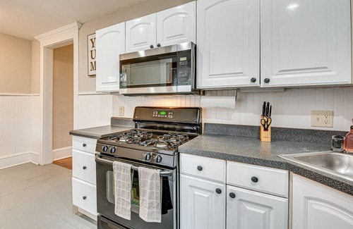 Oakhurst Apartamento | Charming Decatur Oakhurst Bungalow w/ Patio!