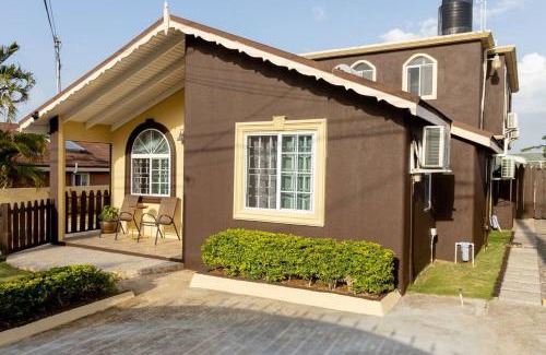 St.Bran's Burg Casa | Charming Deluxe 2 bedroom home