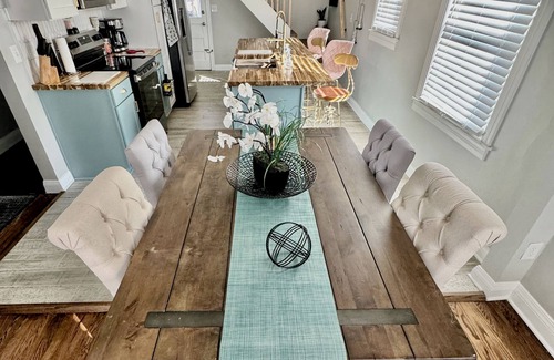 Buechel Casa | Charming Derby City Rental - 3-bedroom house Sleeps up to 7, WiFi in Louisville.