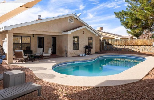 Mesilla Park Casa | Charming desert oasis with pool!