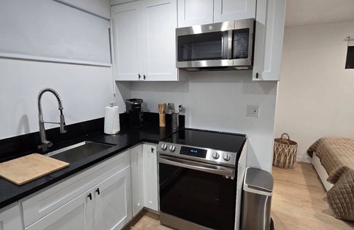 Pico-Union Apartamento | Charming detached guesthouse with WiFi and AC in delightful Los Angeles