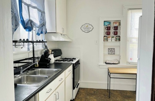 La Salle Casa | Charming dog-friendly bungalow near Starved Rock