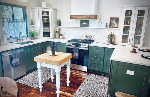 Murray Hill Casa | Charming Downtown Annapolis. Stroll to all the Historic District has to offer.
